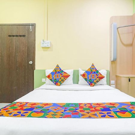 Fabexpress Airport Stay Inn - Nr Hyderabad International Airport, Shamshabad Dış mekan fotoğraf