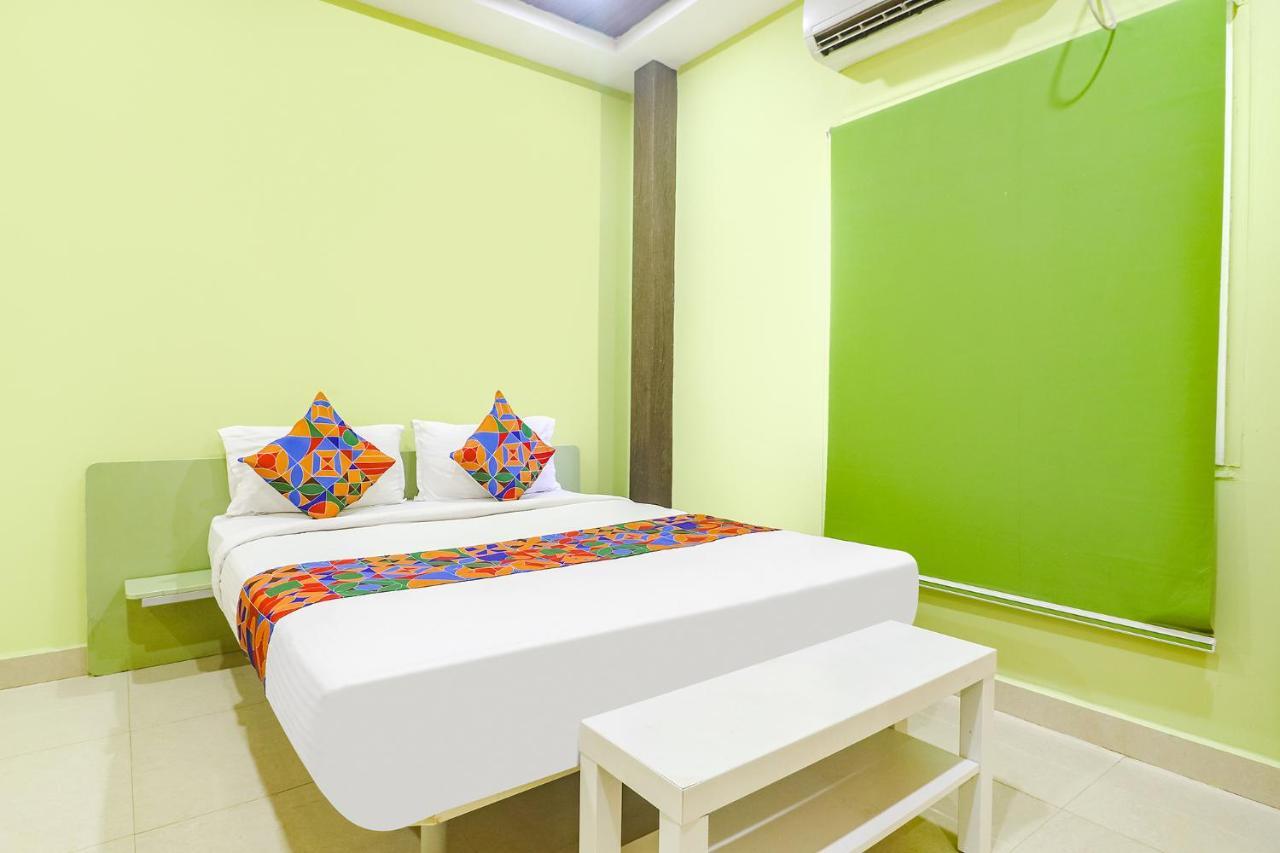 Fabexpress Airport Stay Inn - Nr Hyderabad International Airport, Shamshabad Dış mekan fotoğraf