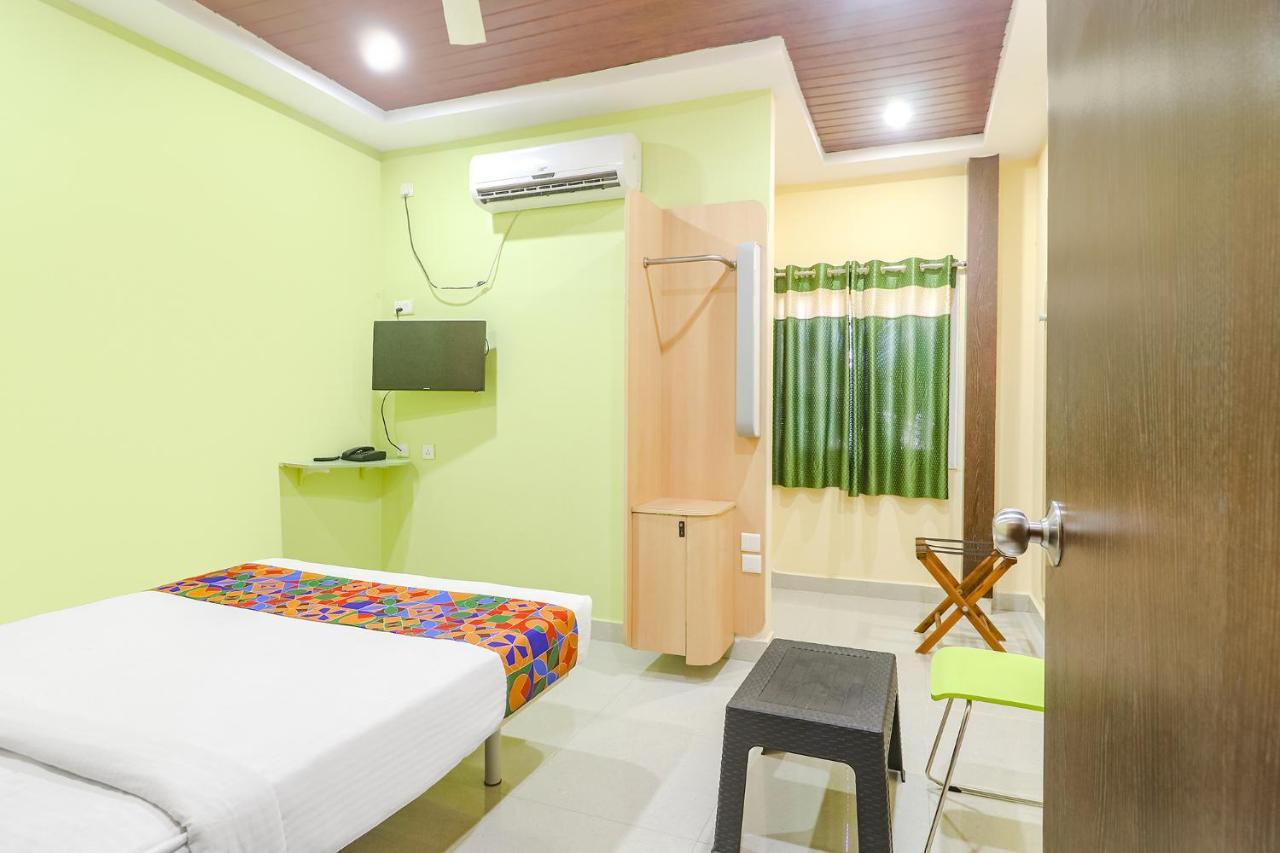 Fabexpress Airport Stay Inn - Nr Hyderabad International Airport, Shamshabad Dış mekan fotoğraf