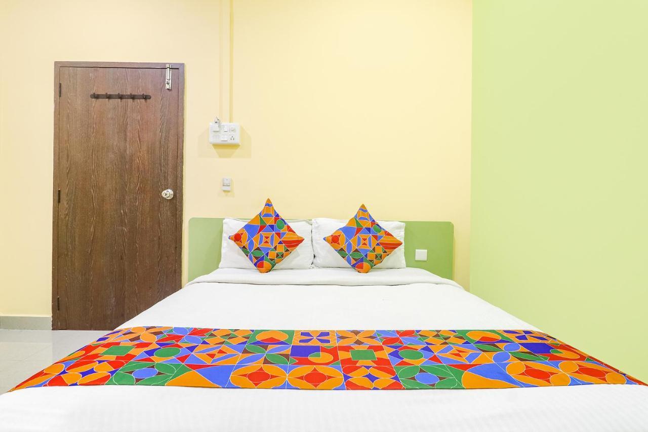 Fabexpress Airport Stay Inn - Nr Hyderabad International Airport, Shamshabad Dış mekan fotoğraf