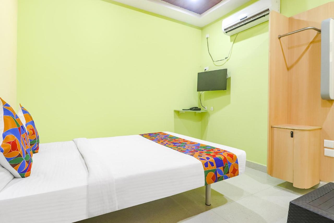Fabexpress Airport Stay Inn - Nr Hyderabad International Airport, Shamshabad Dış mekan fotoğraf