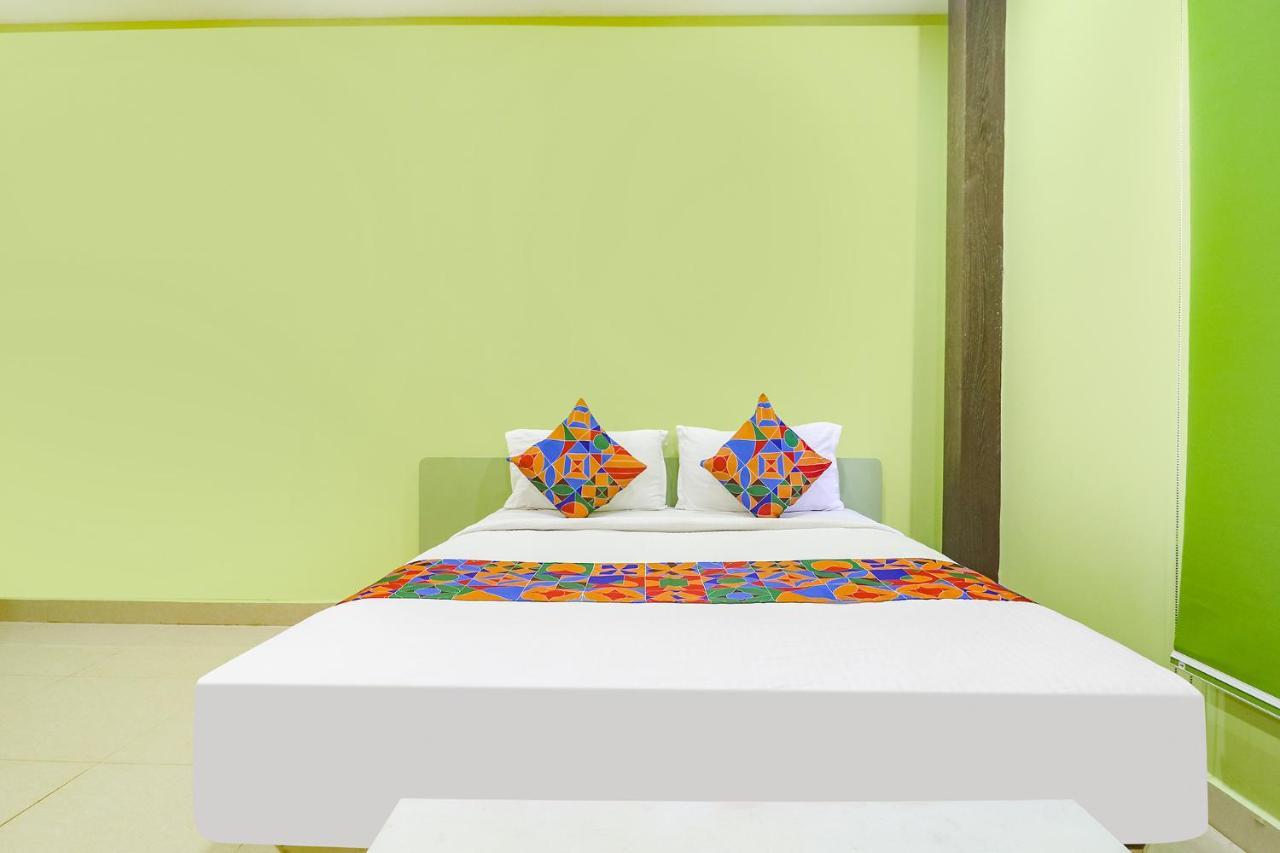 Fabexpress Airport Stay Inn - Nr Hyderabad International Airport, Shamshabad Dış mekan fotoğraf
