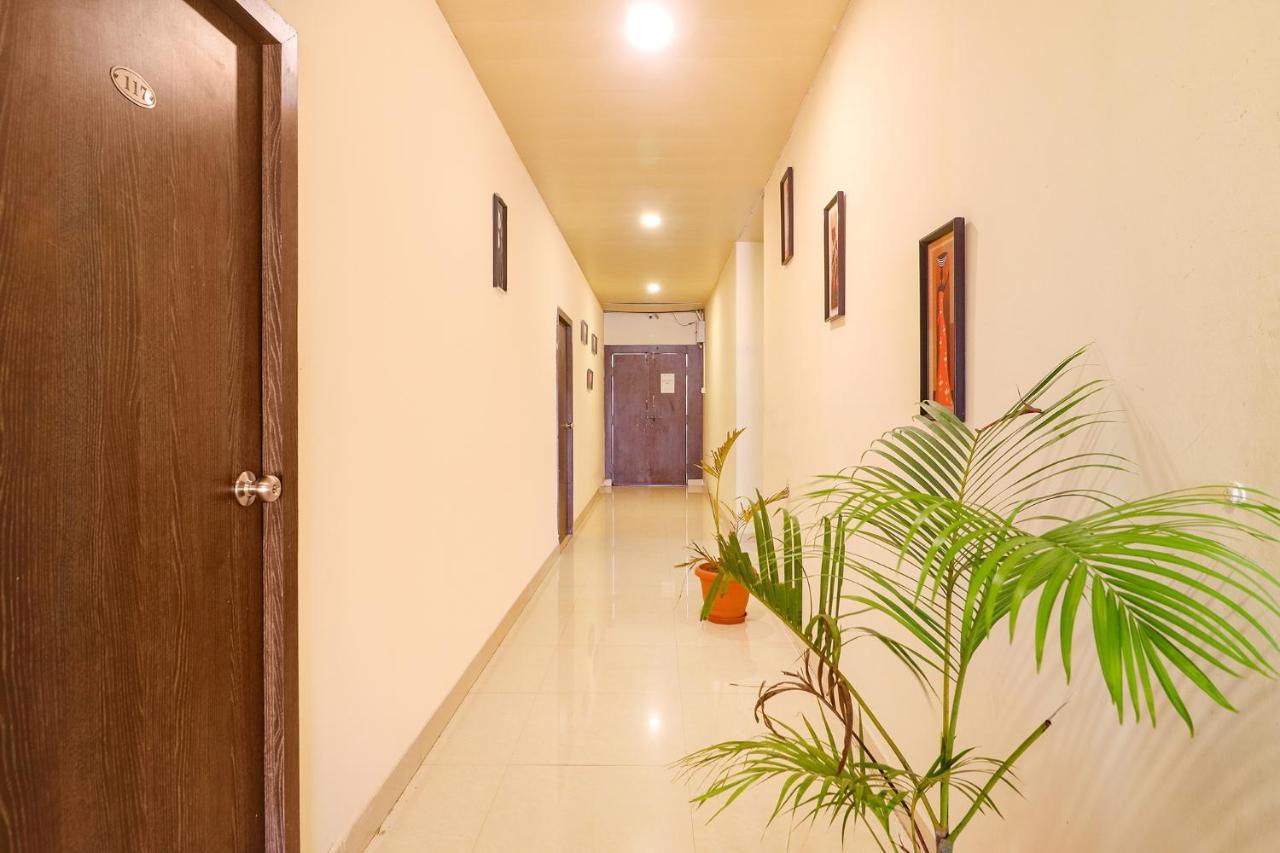 Fabexpress Airport Stay Inn - Nr Hyderabad International Airport, Shamshabad Dış mekan fotoğraf