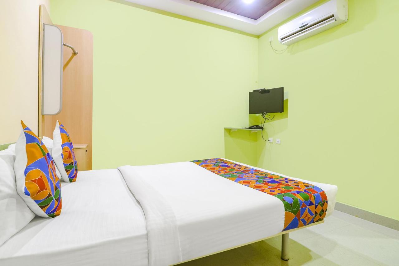 Fabexpress Airport Stay Inn - Nr Hyderabad International Airport, Shamshabad Dış mekan fotoğraf