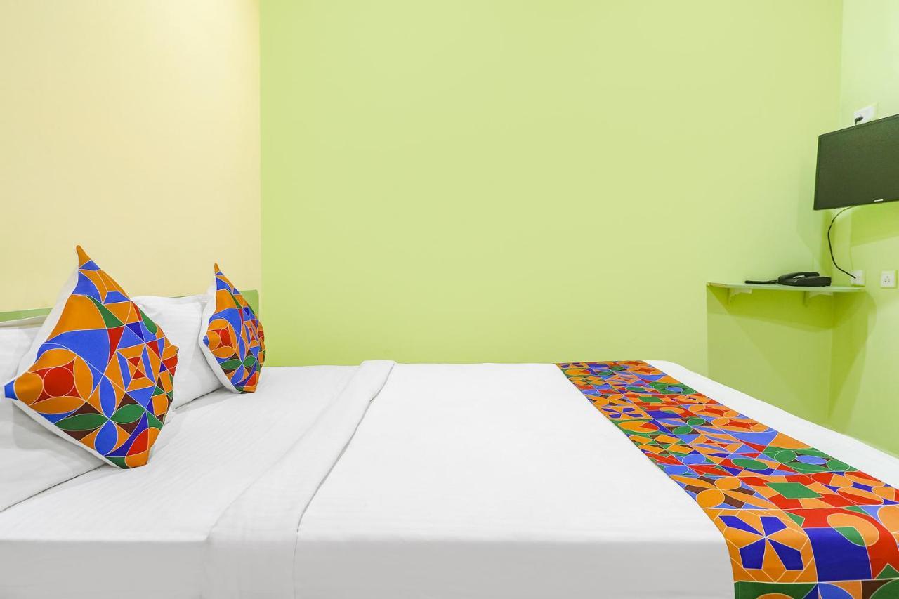Fabexpress Airport Stay Inn - Nr Hyderabad International Airport, Shamshabad Dış mekan fotoğraf