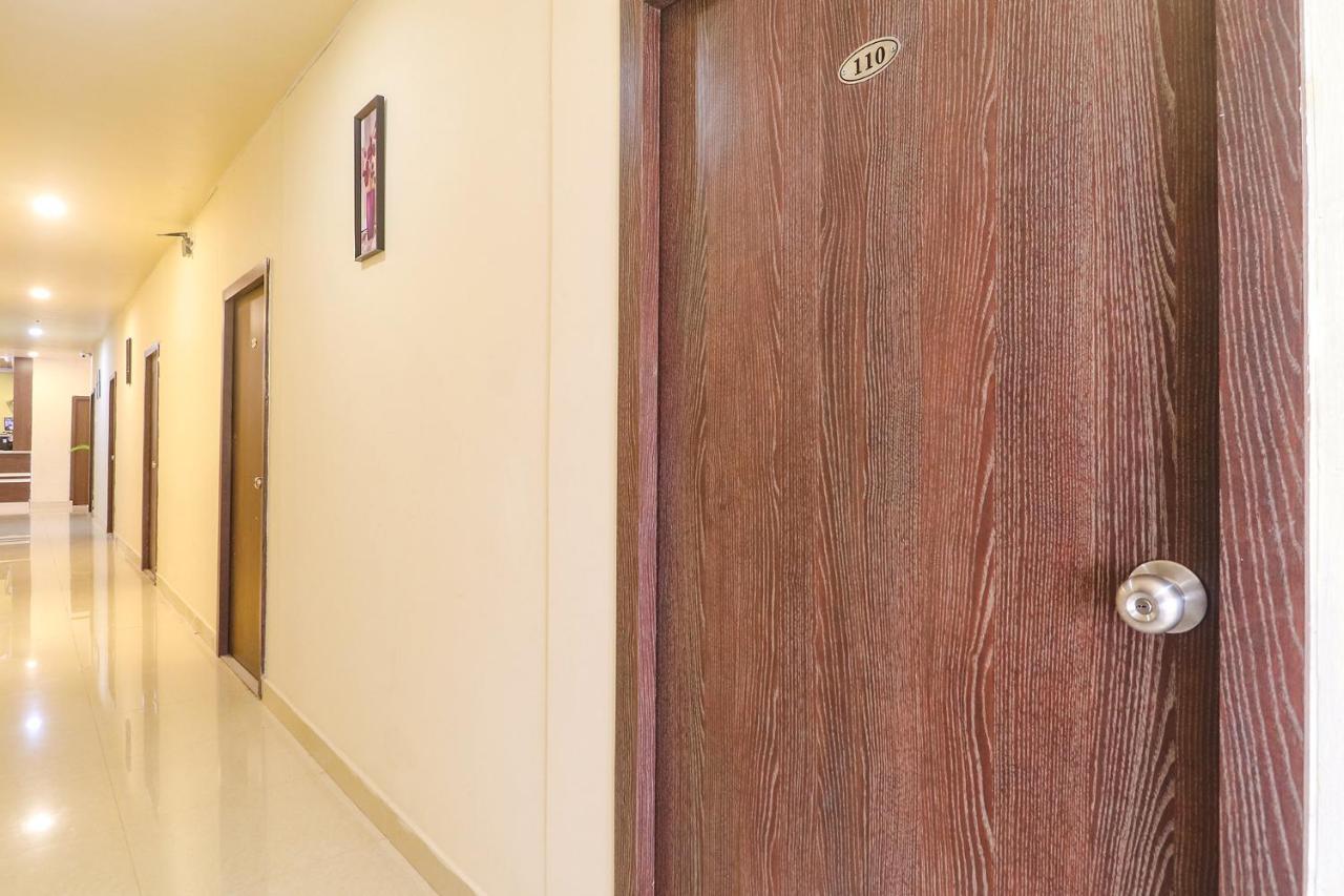 Fabexpress Airport Stay Inn - Nr Hyderabad International Airport, Shamshabad Dış mekan fotoğraf
